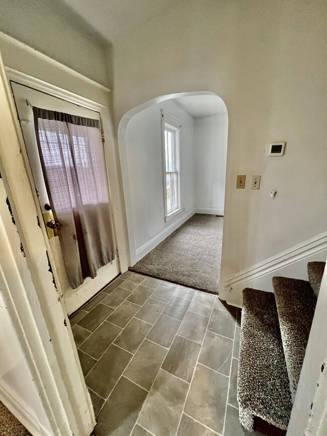 Building Photo - 975 Dorsey Ave