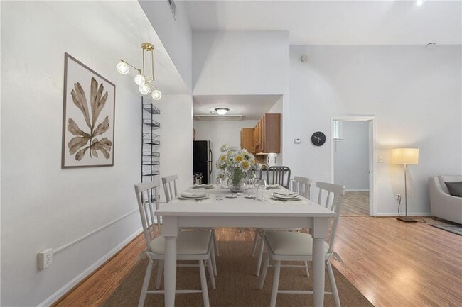 Building Photo - 1031 State St NW