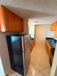 Building Photo - One Bedroom 1 Bath- Private Resort Complex Condo in Point Loma