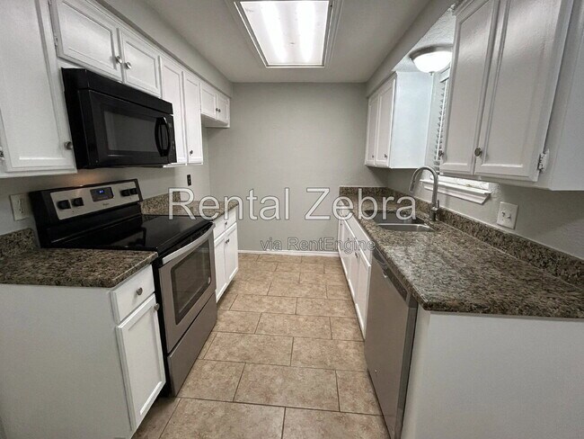 Building Photo - 6005 Lindy Ln