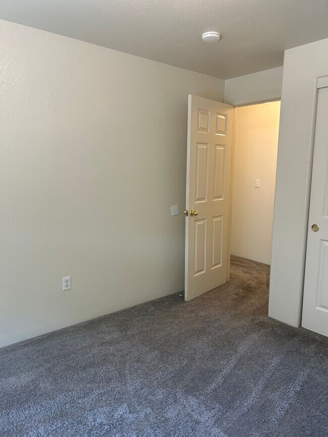 Building Photo - 2950-2952 Stacie Wy