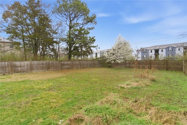 Building Photo - 932 S Curtis Ave