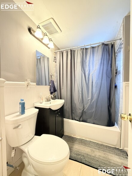 Building Photo - 5-7 Weitz Unit 7