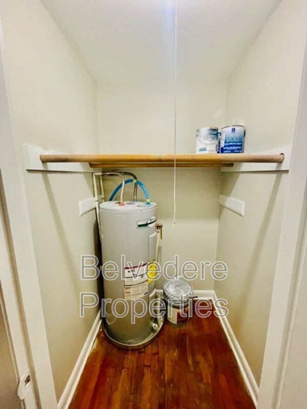 Building Photo - 217 McIver St