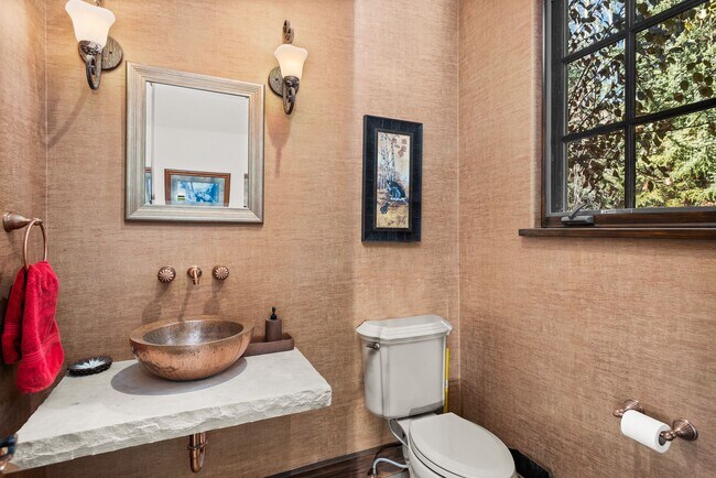 Building Photo - 875 Horse Ranch Dr