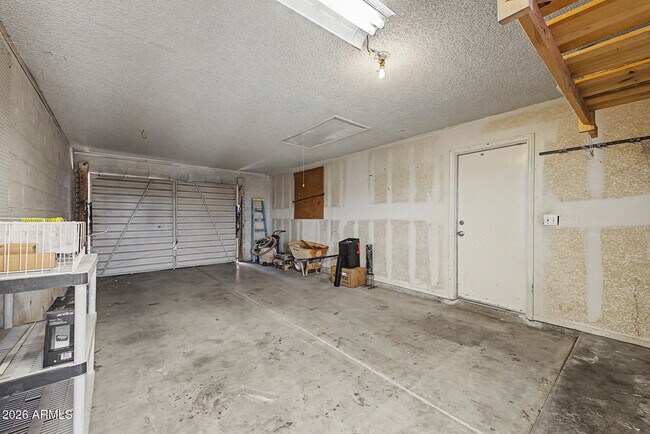 Building Photo - 1455 W Mohawk Ln