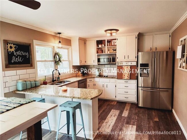 Building Photo - 5817 W 101st-