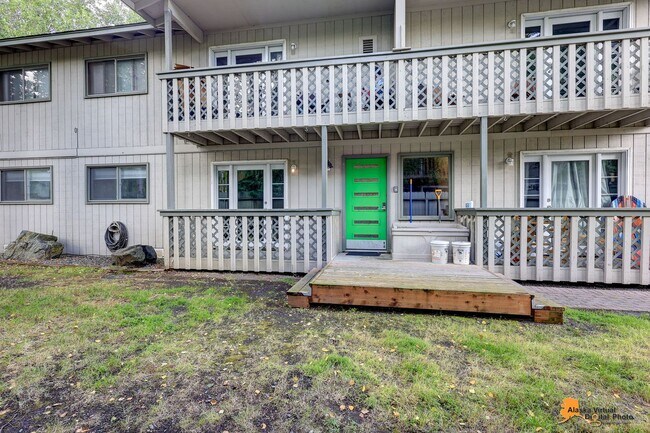 Building Photo - 1102 Broaddus St
