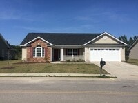 Building Photo - Available in September: 4 Bedroom 2 Bathro...