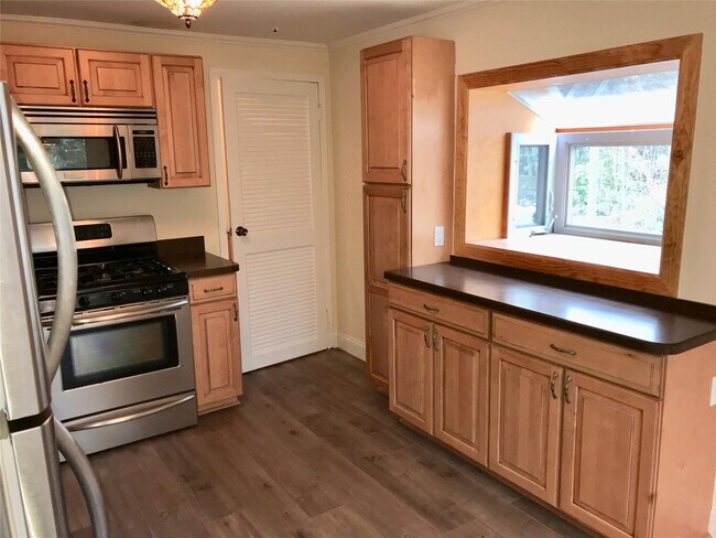 Building Photo - 309 Clubhouse Ct