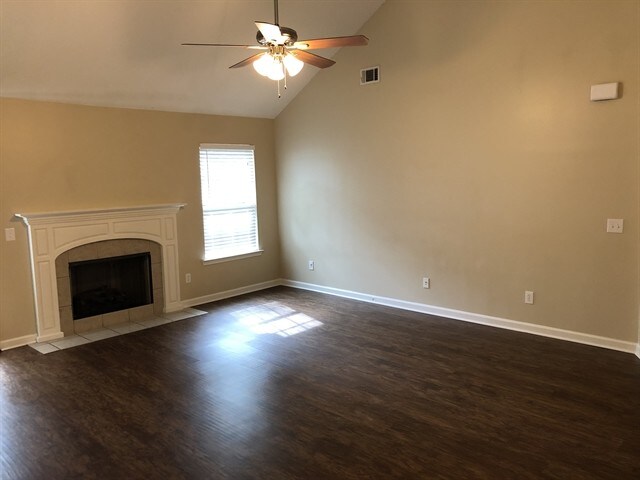 Building Photo - 175 Huger St
