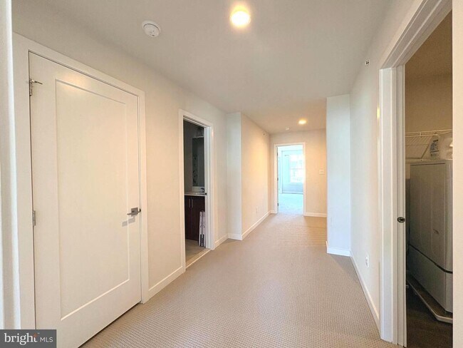 Building Photo - 113 Wynstone Ct