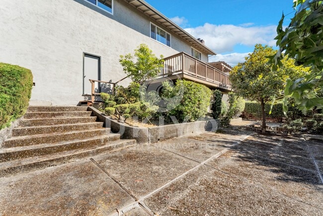 Building Photo - 4081 Oak Hill Rd