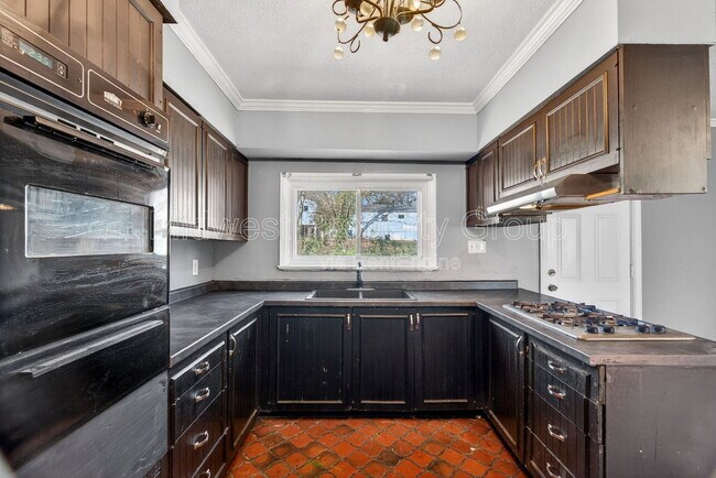 Building Photo - 153 Bascom Dr