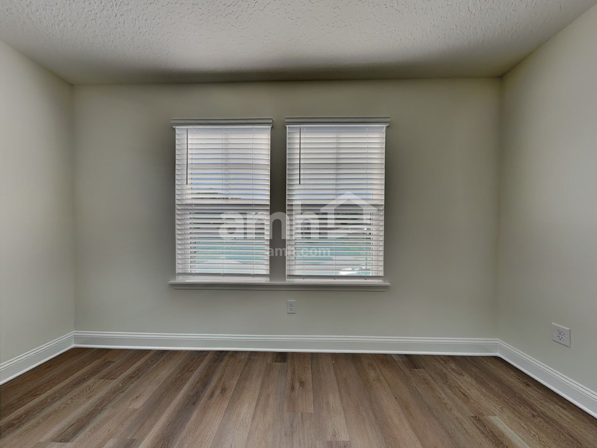 Building Photo - 11440 Bay Hl Cir