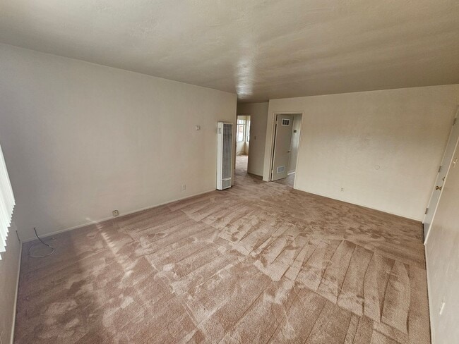 Building Photo - Cozy 2-Bed Oakland Apartment: San Leandro ...