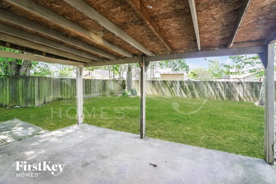Building Photo - 5979 Rosewind Cir W