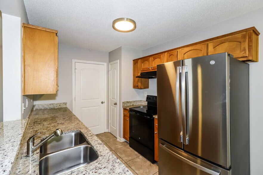 Building Photo - 9236 Lazzini Cove