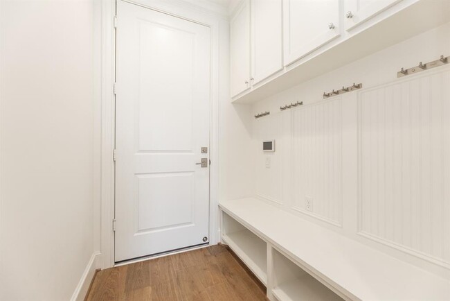 Building Photo - 7518 Viano Ln