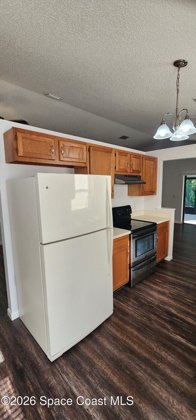 Building Photo - 4024 Pinyon Dr