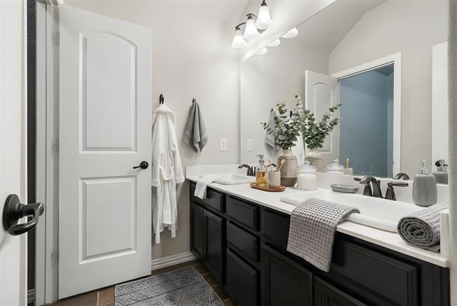 Building Photo - 1404 Madrid Falls Dr