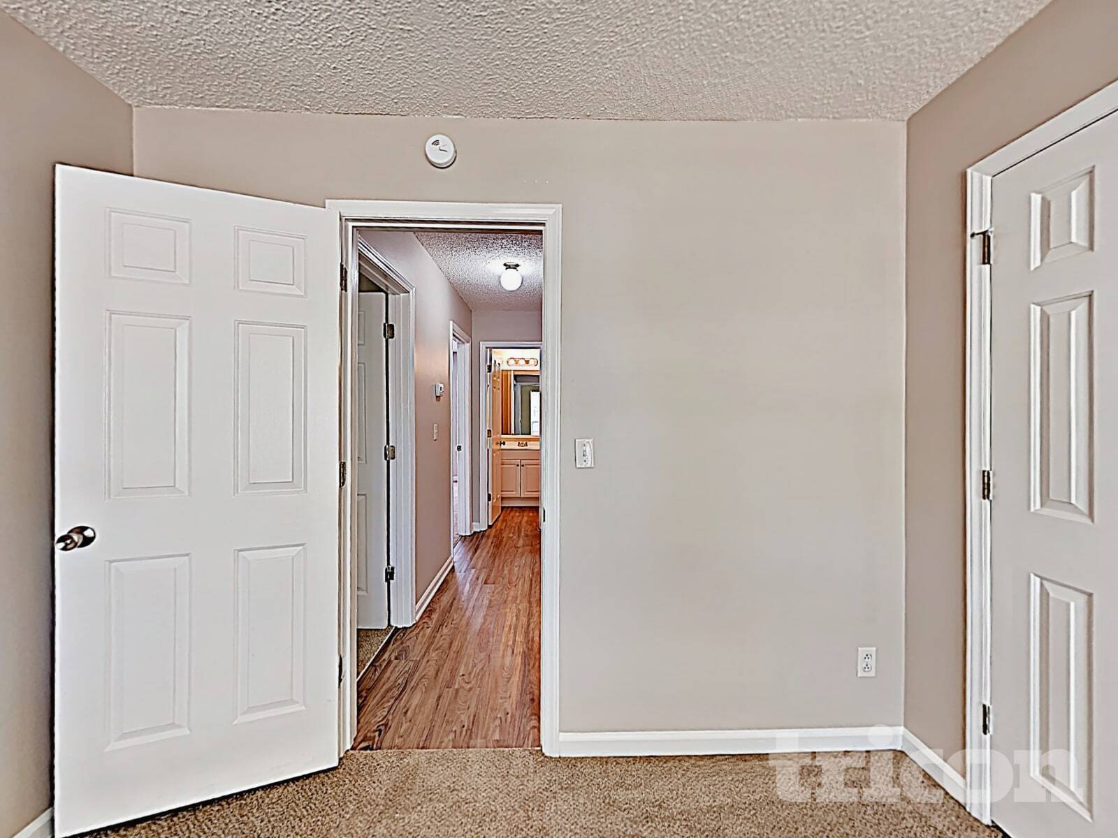 Building Photo - 3041 Old House Cir