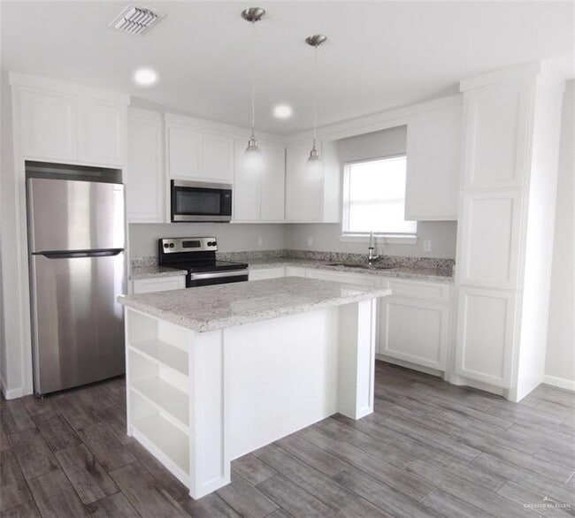 Building Photo - 12 Golden Nugget