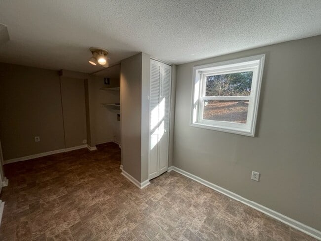 Building Photo - 101 Indigo Dr