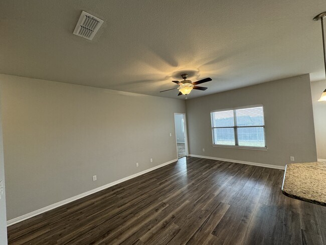 Building Photo - 612 Parkfield Ln