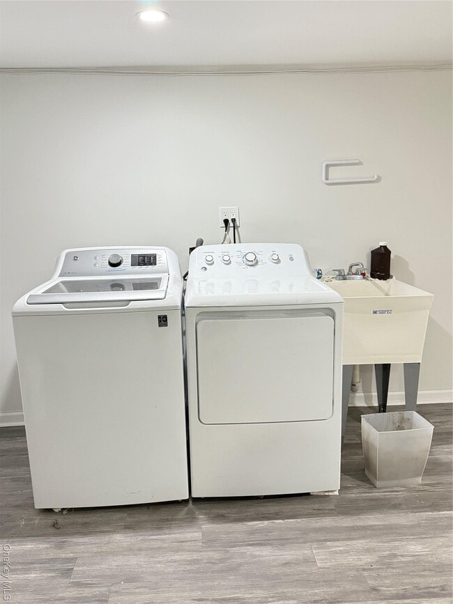 Building Photo - 923A 128th St