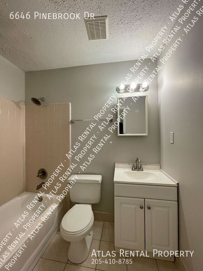 Building Photo - 6646 Pinebrook Dr