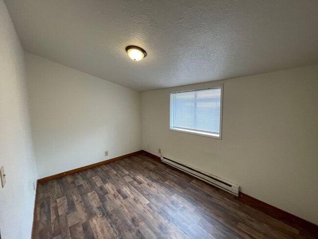 Building Photo - 1111 E Newark Ave