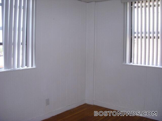 Building Photo - 439 Cambridge St