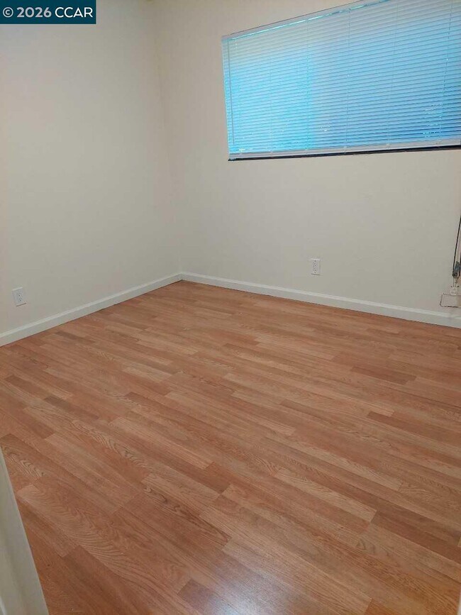 Building Photo - 124 Benson Ave