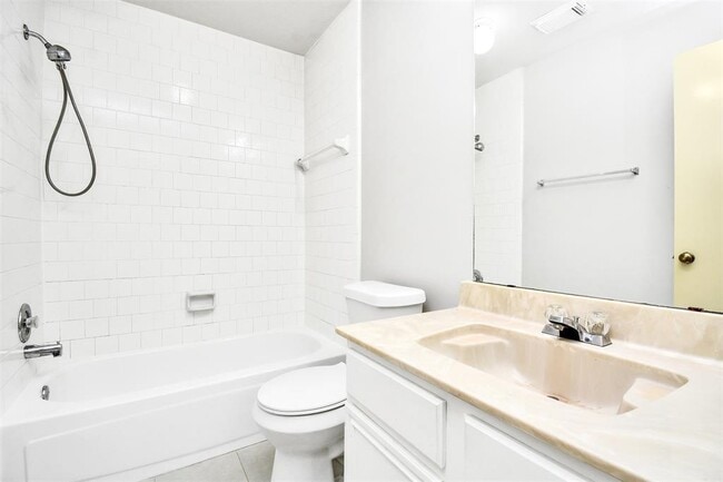 Building Photo - 13546 Cabrera Ln