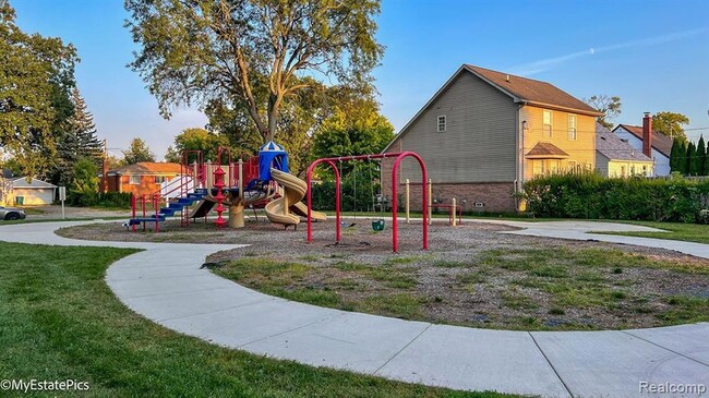 Building Photo - 6151 Helen St