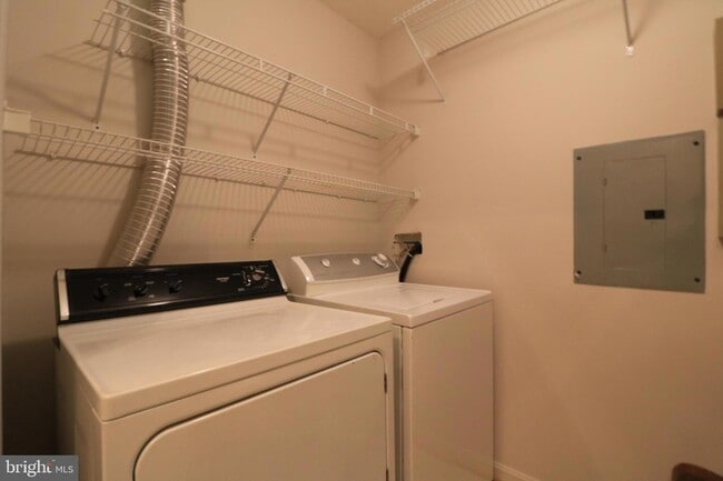 Building Photo - 12000 Amber Ridge Cir