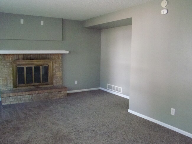 Building Photo - 8825 Boxelder Dr