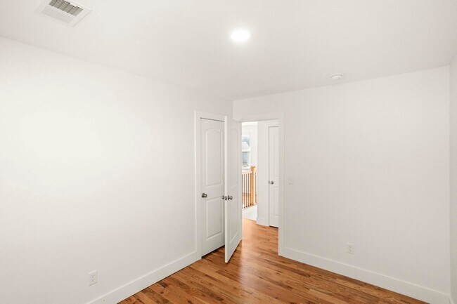 Building Photo - 312 Paragon Mills Rd