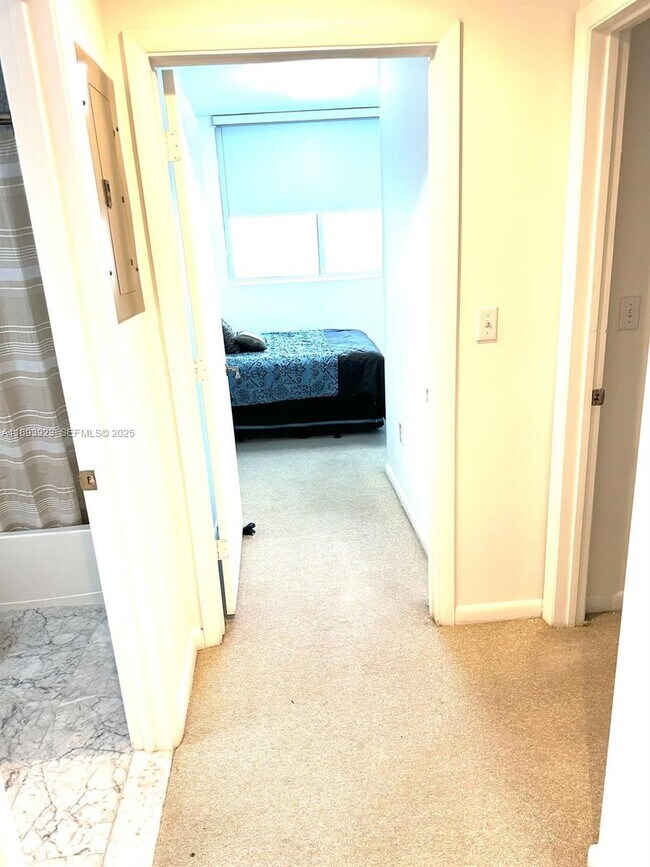 Building Photo - 253 NE 2nd St