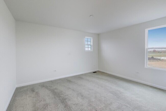 Building Photo - 2240 Bent Grass Wy