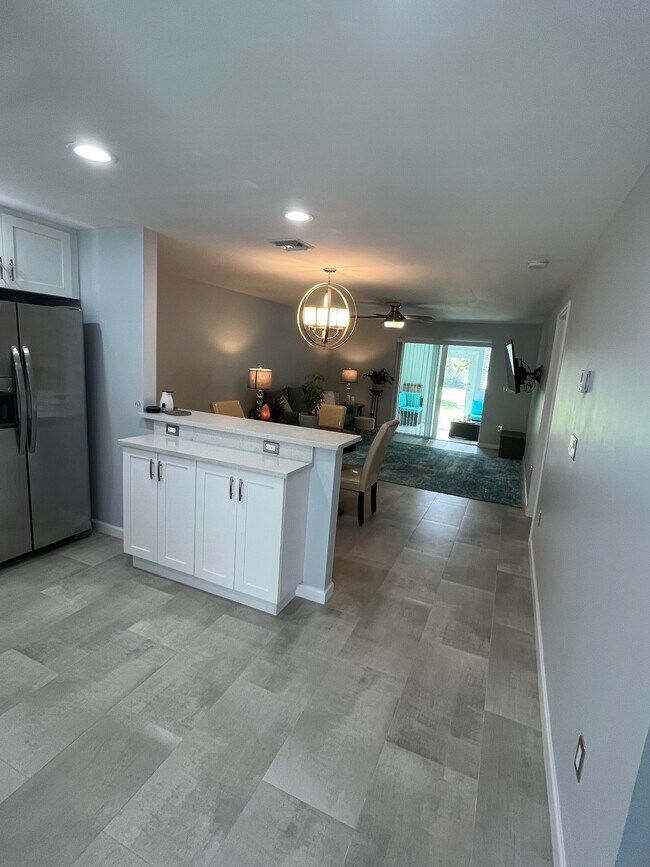 Building Photo - 401 SW Natura Ave