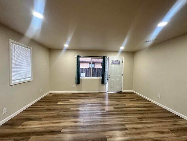 Building Photo - 11021 Haight St