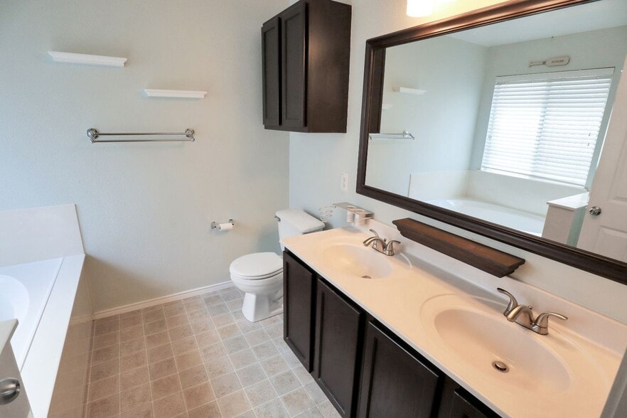 Building Photo - 3503 Longhorn Creek