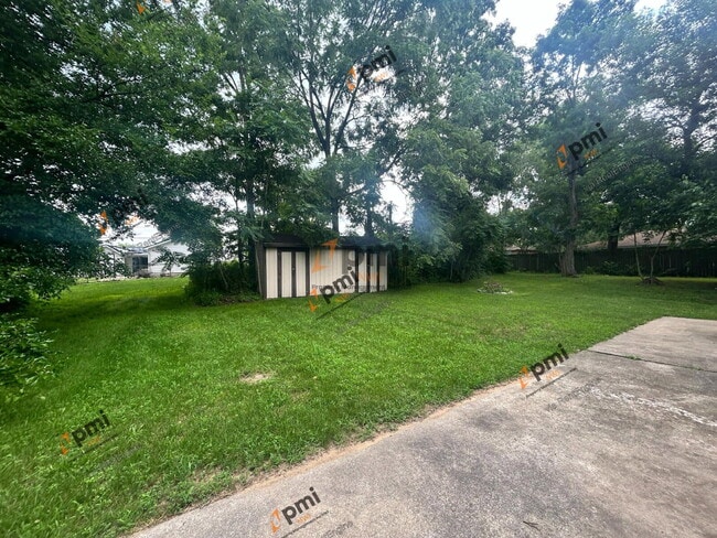 Building Photo - 2355 Hickory St