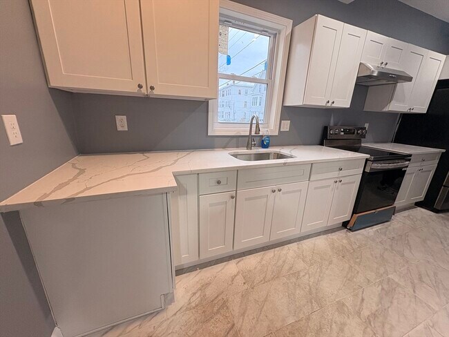 Building Photo - 25 Central Square