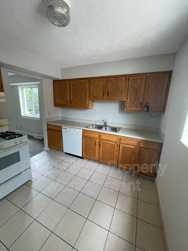 23670 Banbury Cir 23670 Banbury Cir Warrensville Heights OH 44128