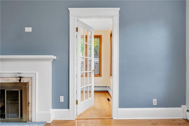 Building Photo - 41 Elmway St