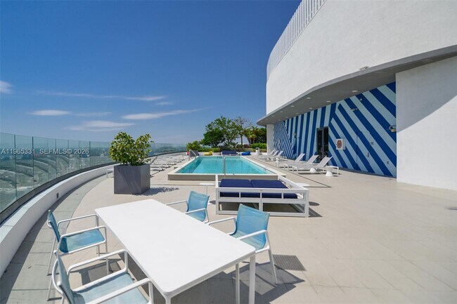 Building Photo - 45 SW 9th St