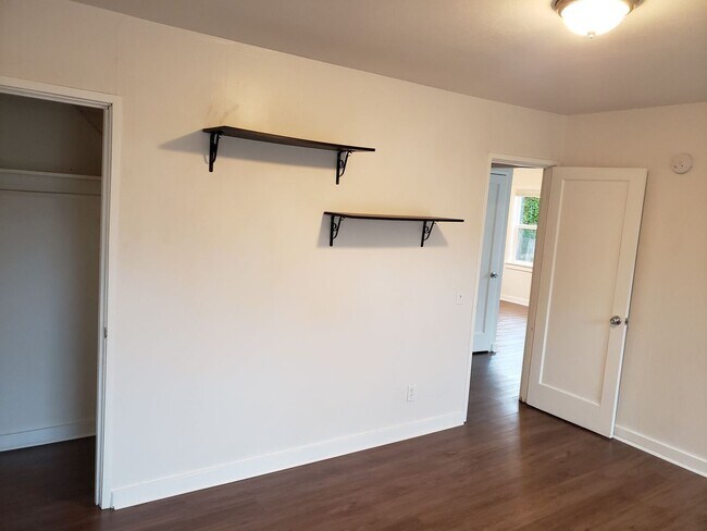Building Photo - 6304 SW Beaverton Hillsdale Hwy